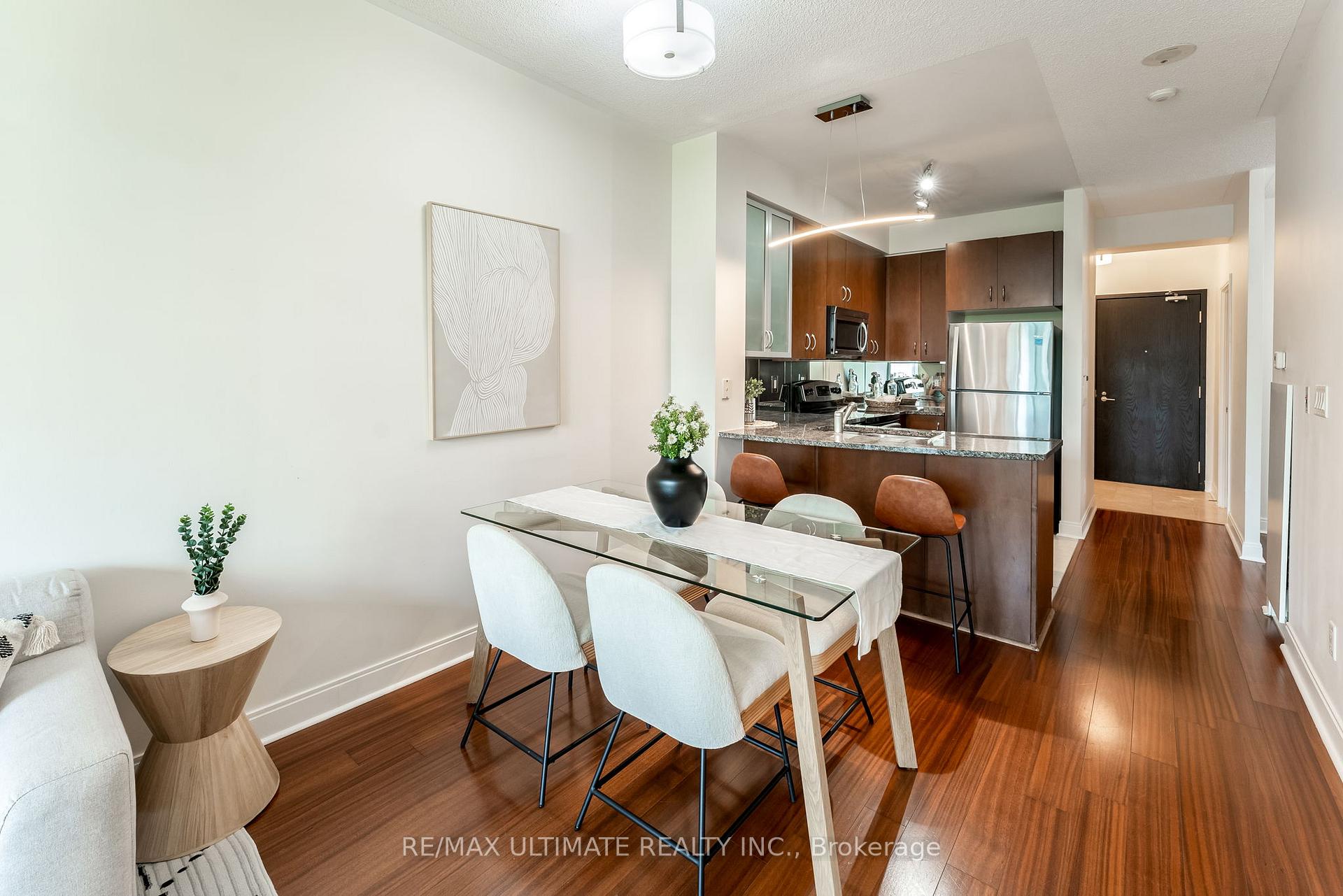 2 Bedrooms Condo at 18 Yorkville, Toronto For sale