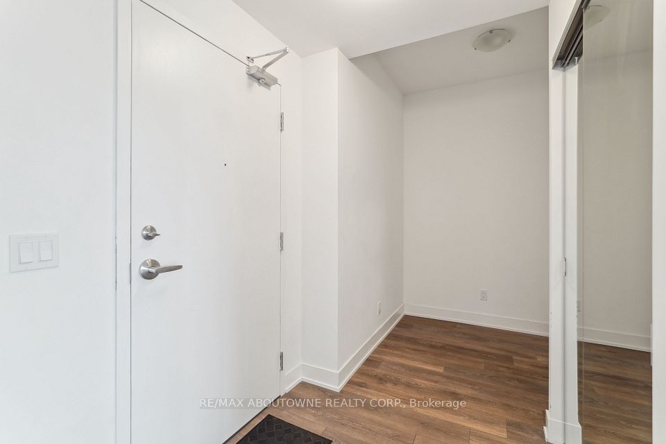#1605 - 297 Oak Walk Drive, Oakville, ON L6H 3R6