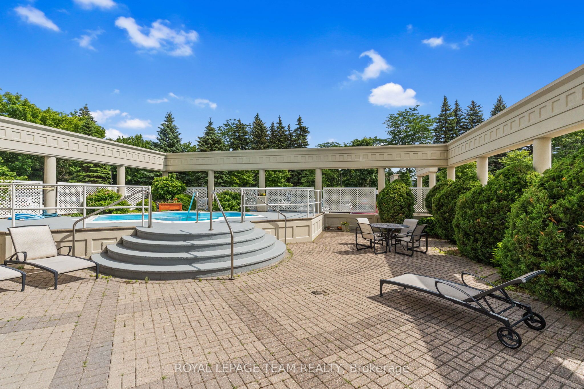 1480 Riverside Drive, #407