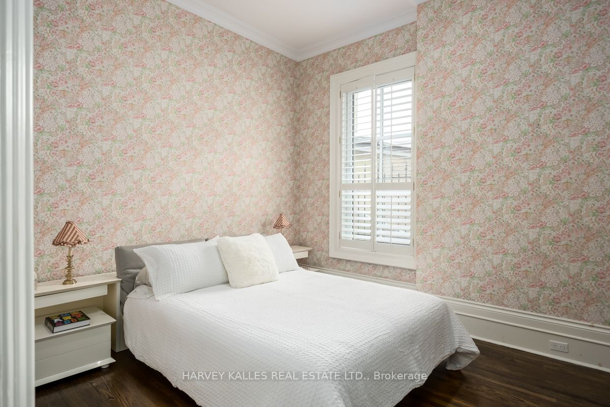 37 Heath Street W