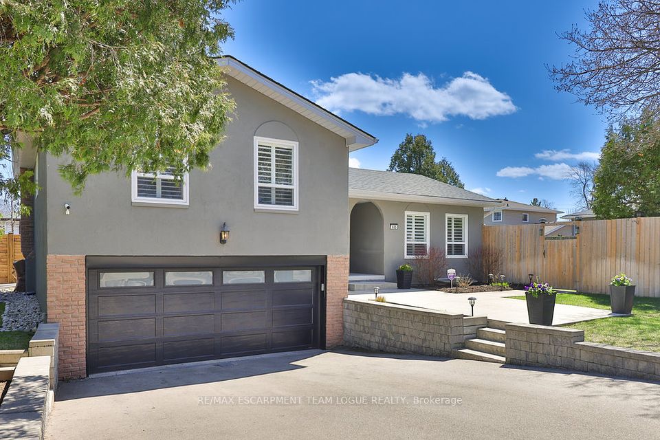 685 CASTLEGUARD Crescent, Burlington, ON L7N 2W7