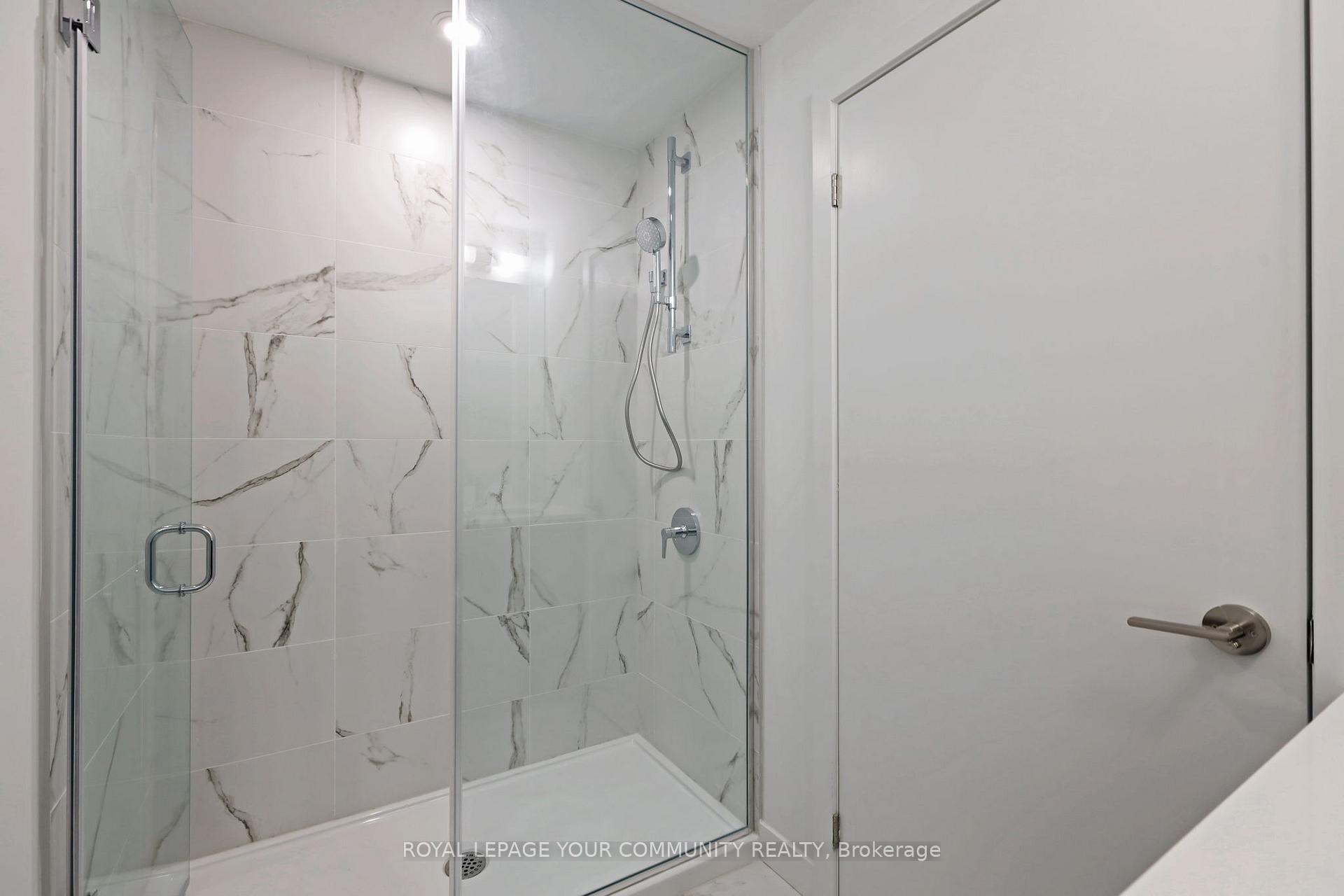 2 Bedrooms Condo at 8 Olympic Garden, Toronto For sale