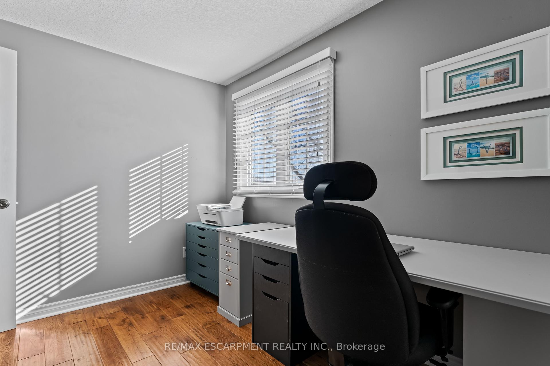 3 Bedrooms Condo at 79 Braeheid,  Hamilton For sale