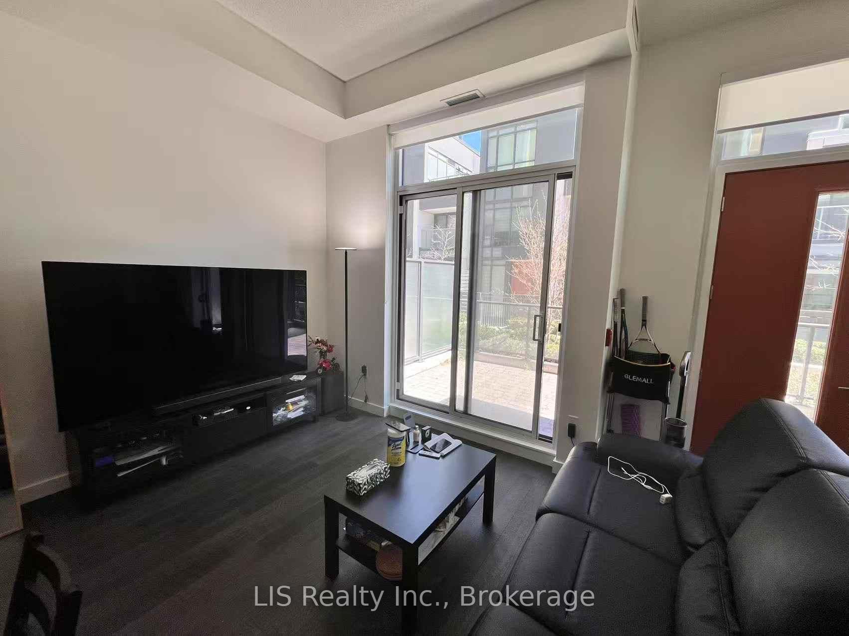 4 Bedrooms Condo at 95 Mcmahon,  Toronto For sale