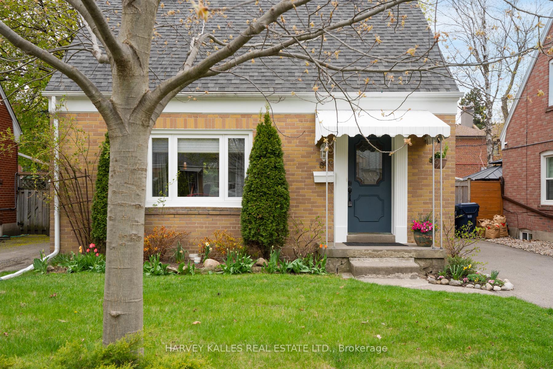 89 Charleswood Drive