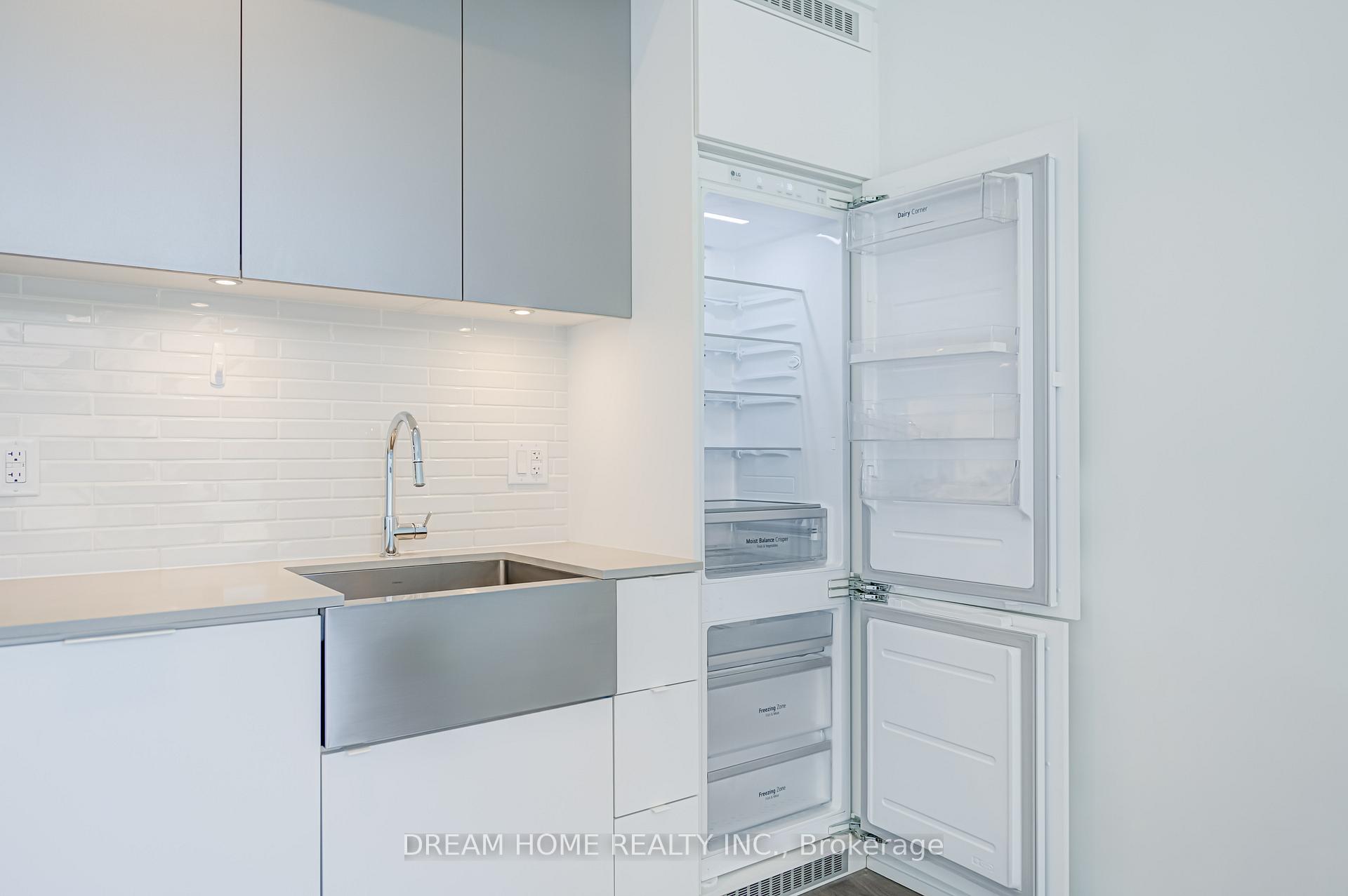1 Bedroom Condo at 270 Dufferin,  Toronto For sale