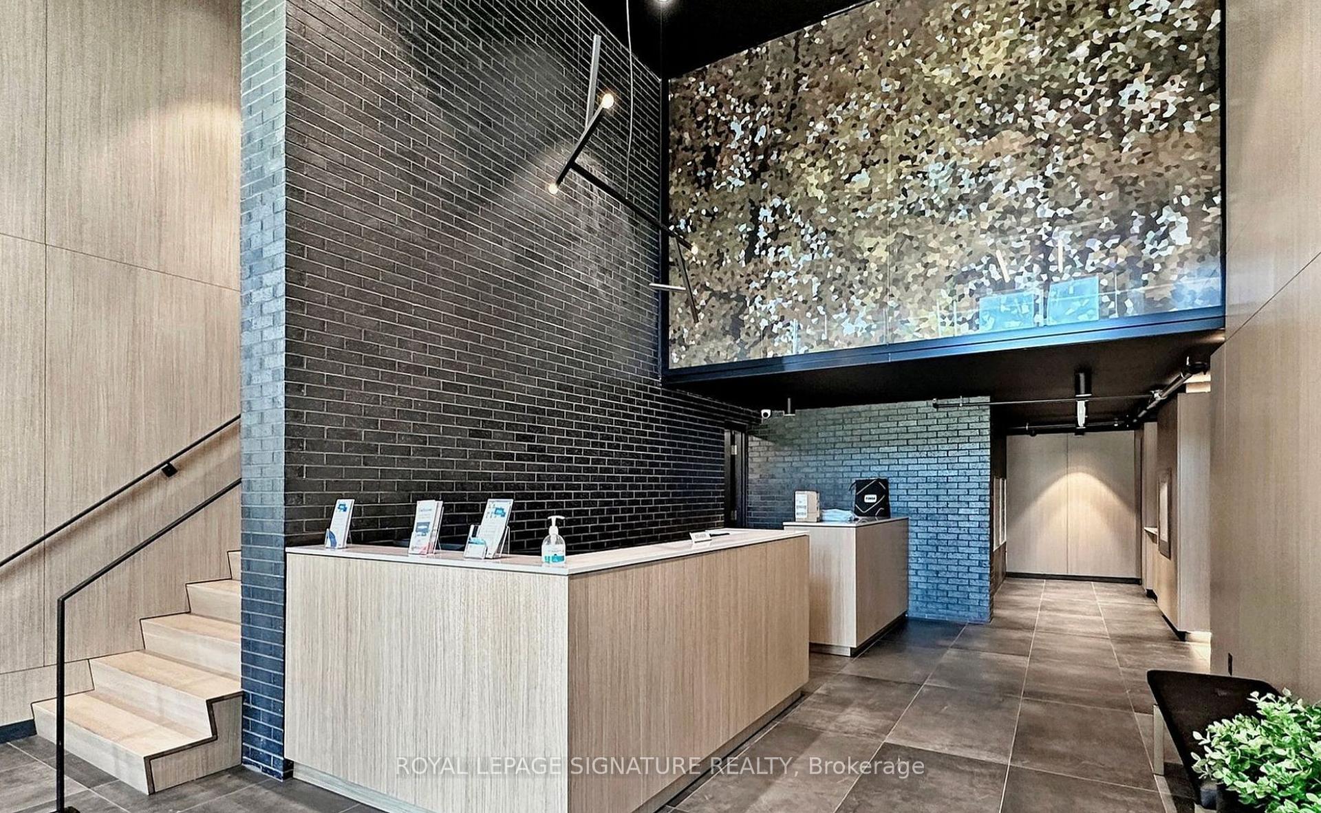 3 Bedrooms Co-op at 7 Smith, Toronto For sale