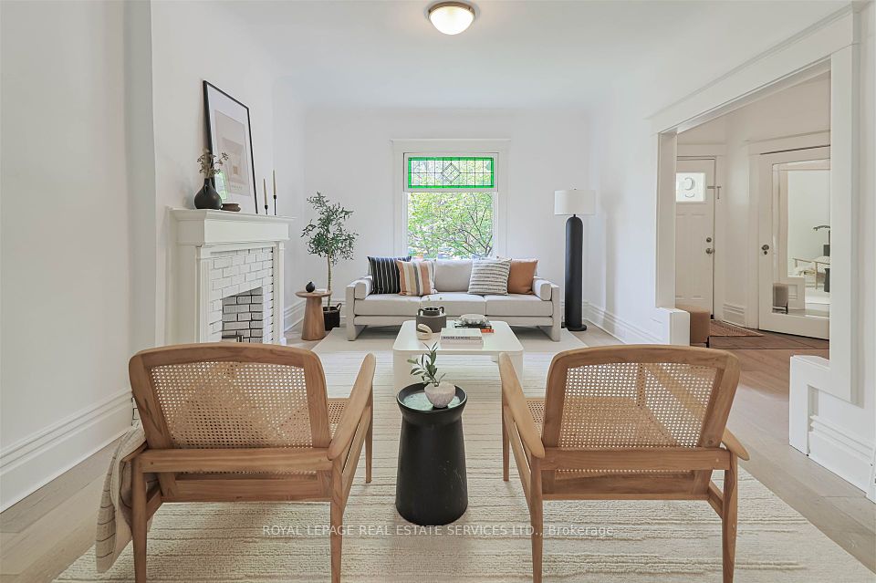 90 Oakwood