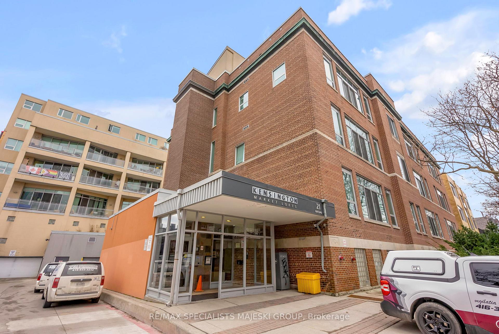 3 Bedrooms Condo at 21 Nassau,  Toronto For sale