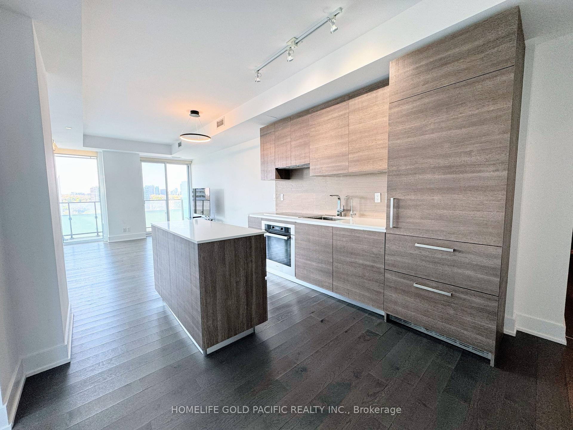 2 Bedrooms Condo at 200 Bloor, Toronto For sale