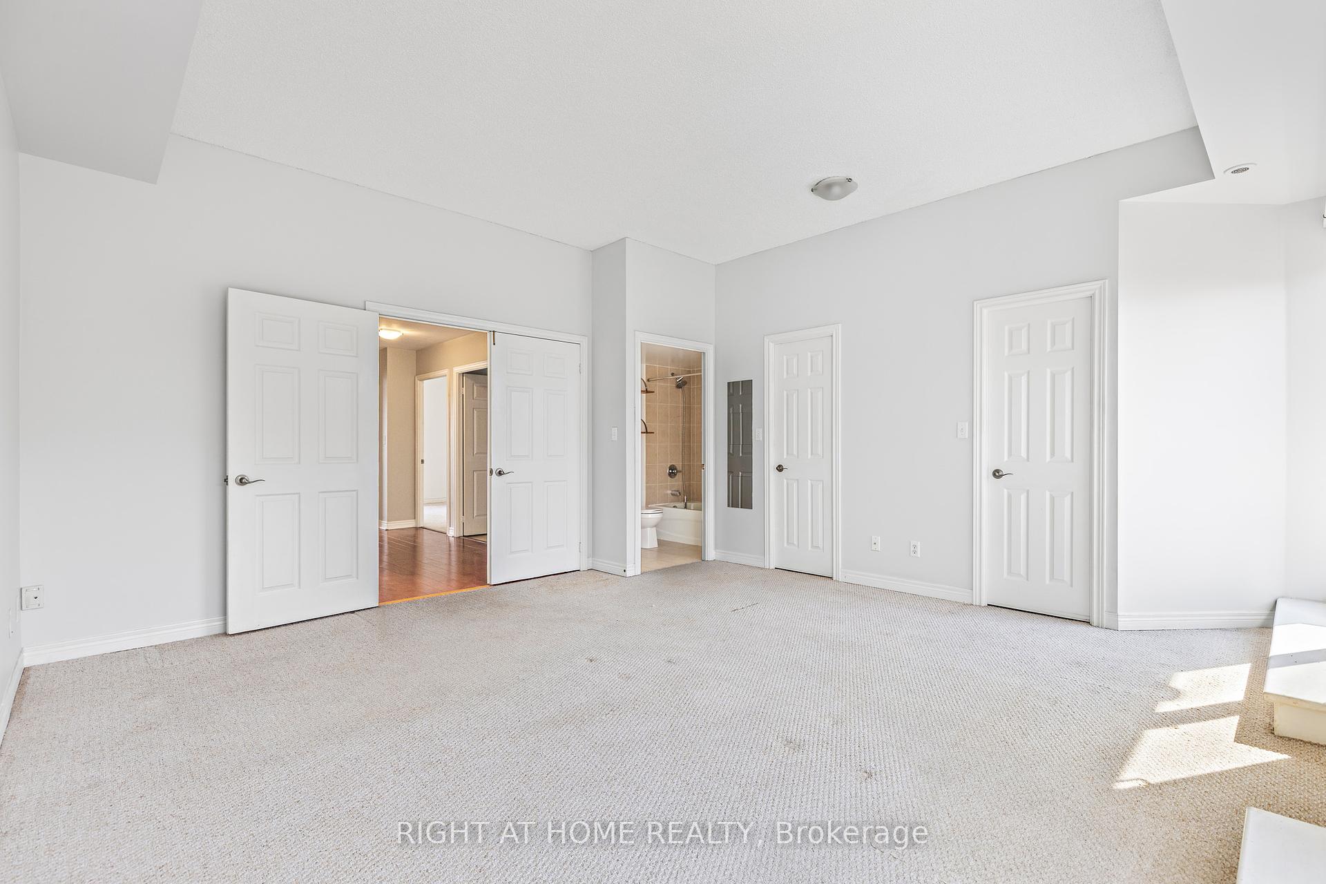 3 Bedrooms Condo at 205 Wellesley, Toronto For sale