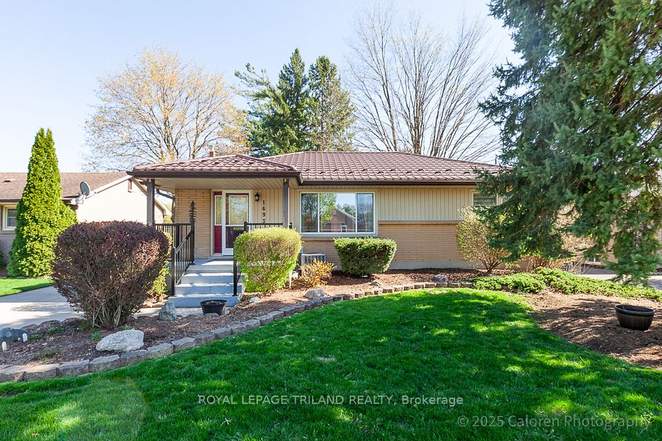 1693 Moffatt