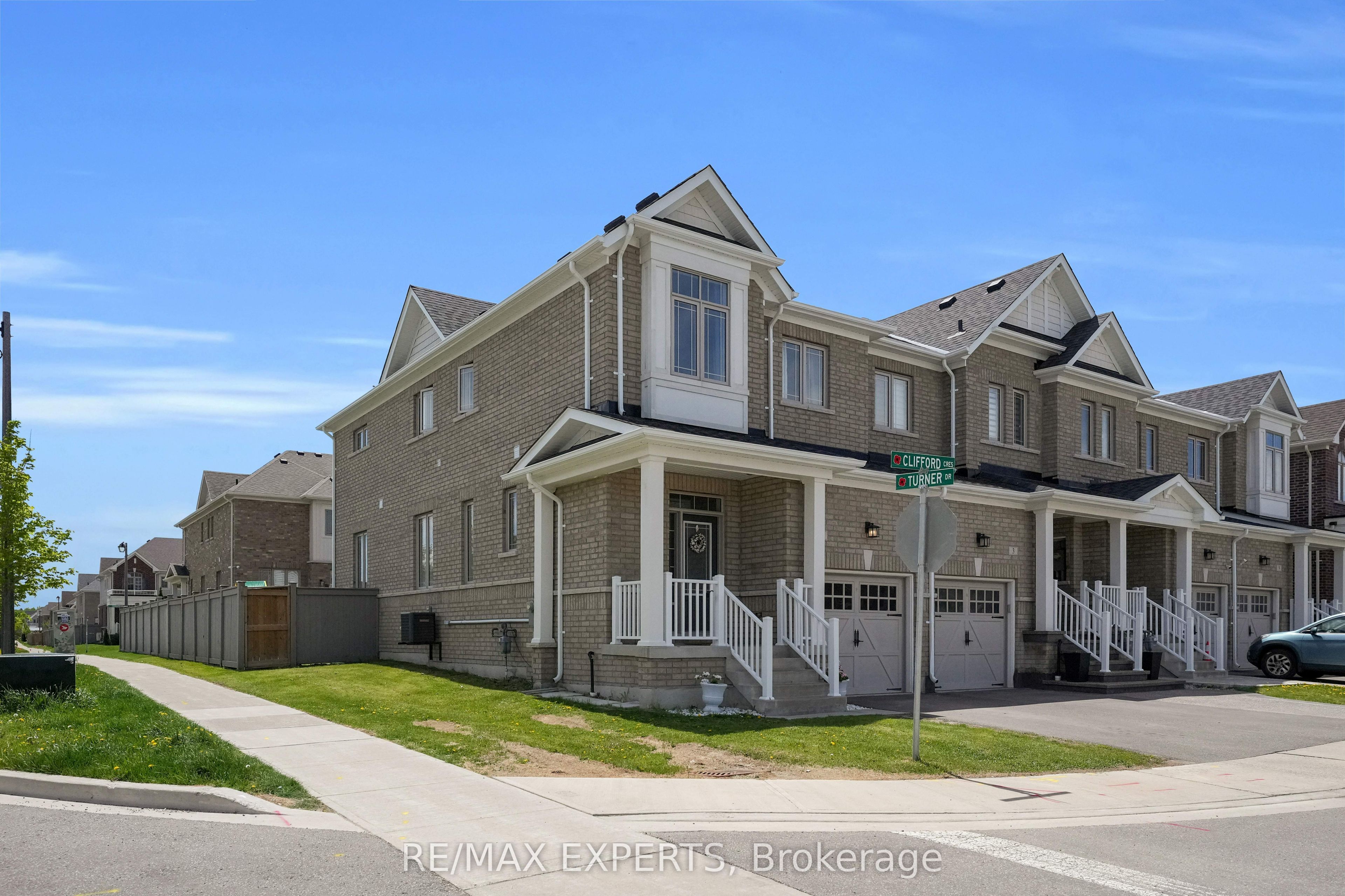 1 Clifford Crescent