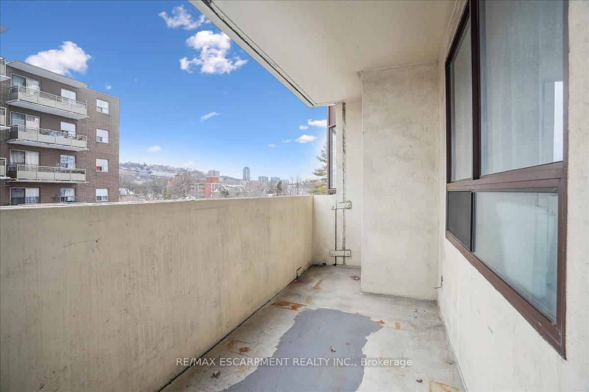 2 Bedrooms Condo at 432 Main,  Hamilton For sale