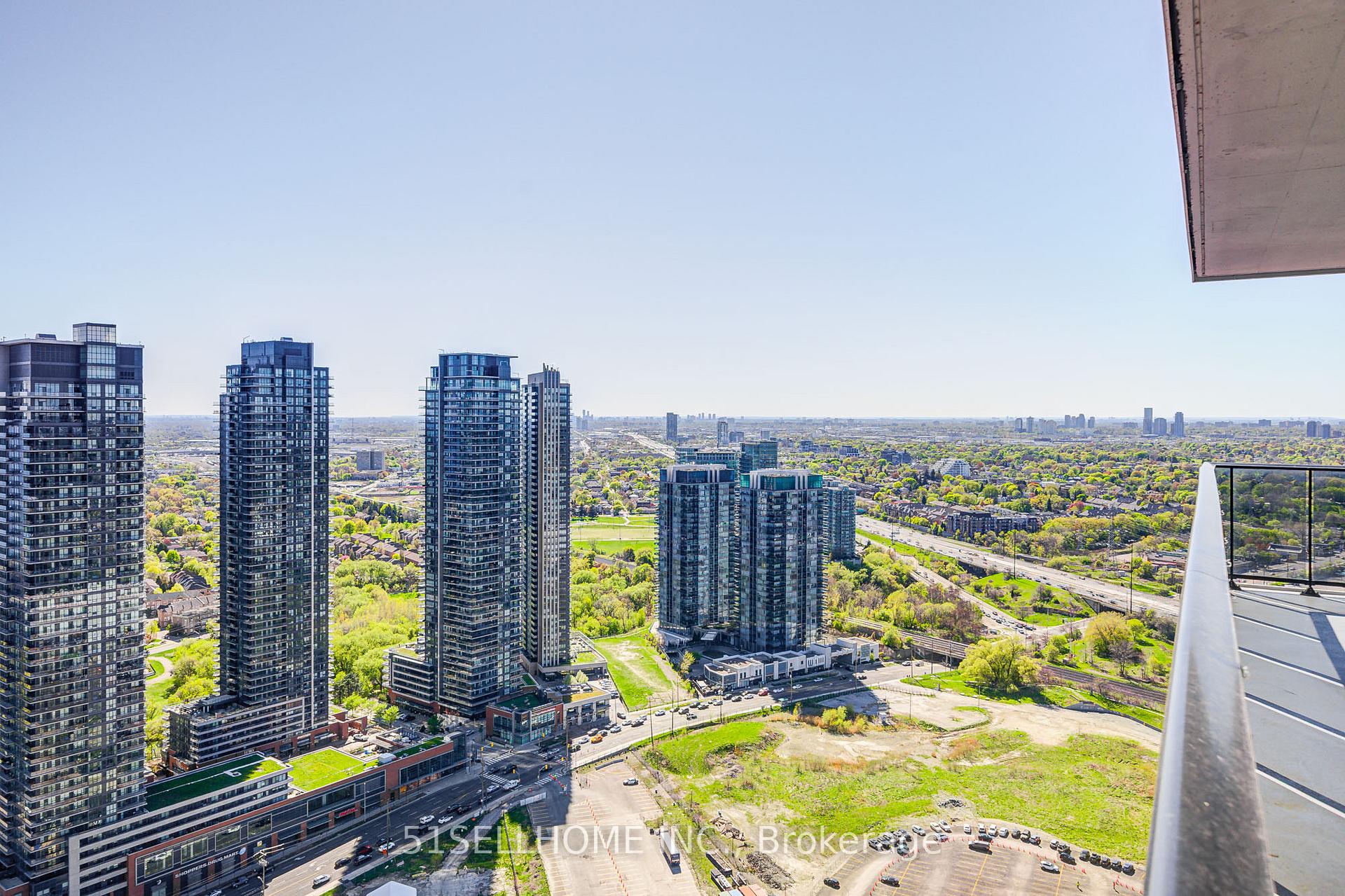 2 Bedrooms Condo at 70 Annie Craig, Toronto For sale