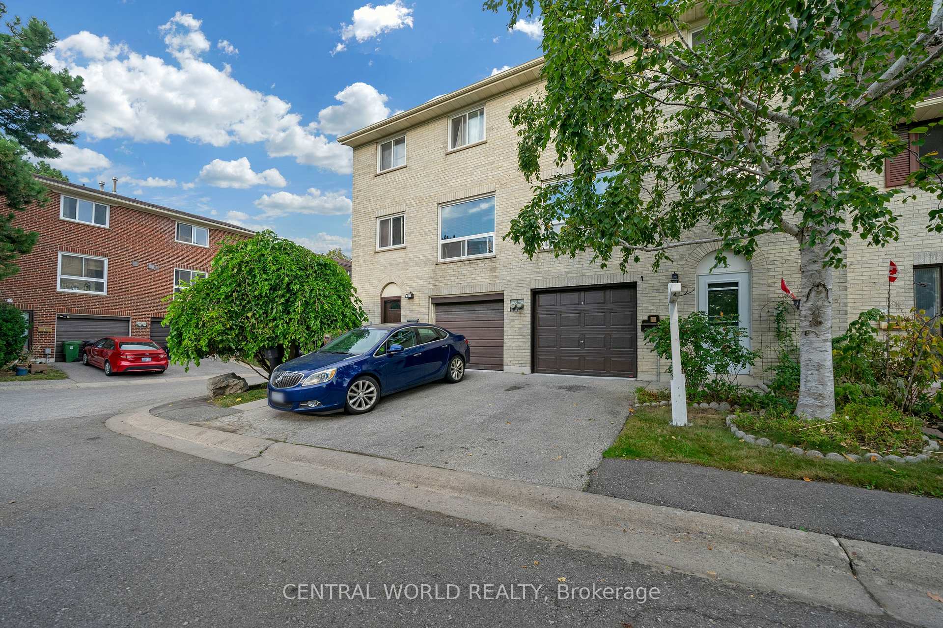 5 Bedrooms Condo at 21 Vega Starway,  Toronto For sale