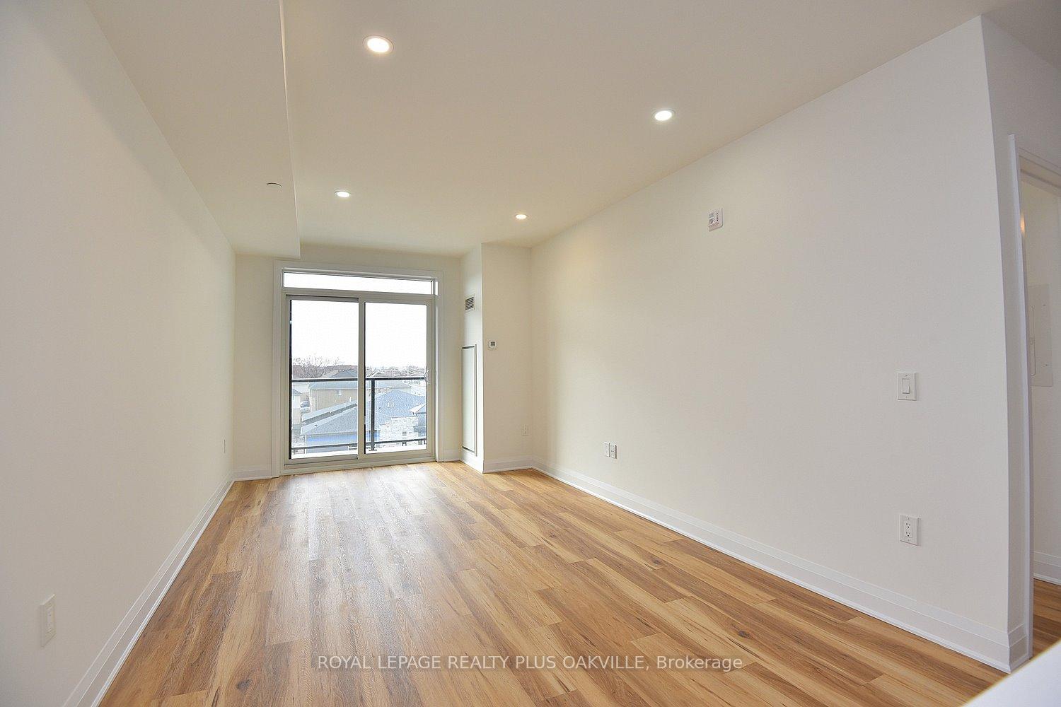 1 Bedroom Condo at 1936 Rymal, Hamilton For sale