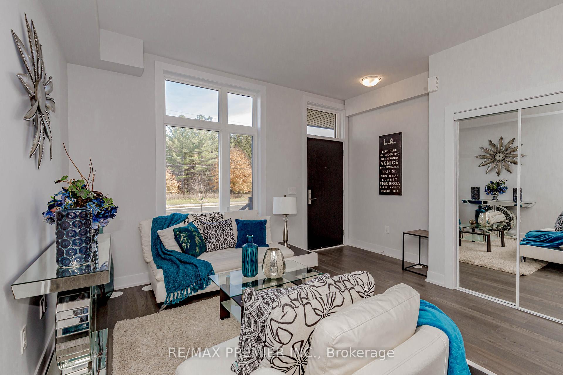3 Bedrooms Condo at 9560 ISLINGTON,  Vaughan For sale
