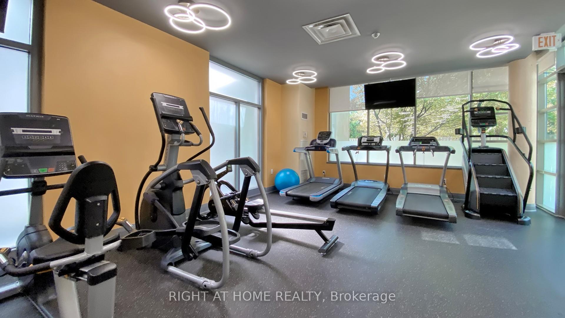 2 Bedrooms Condo at 3840 Bathurst, Toronto For sale