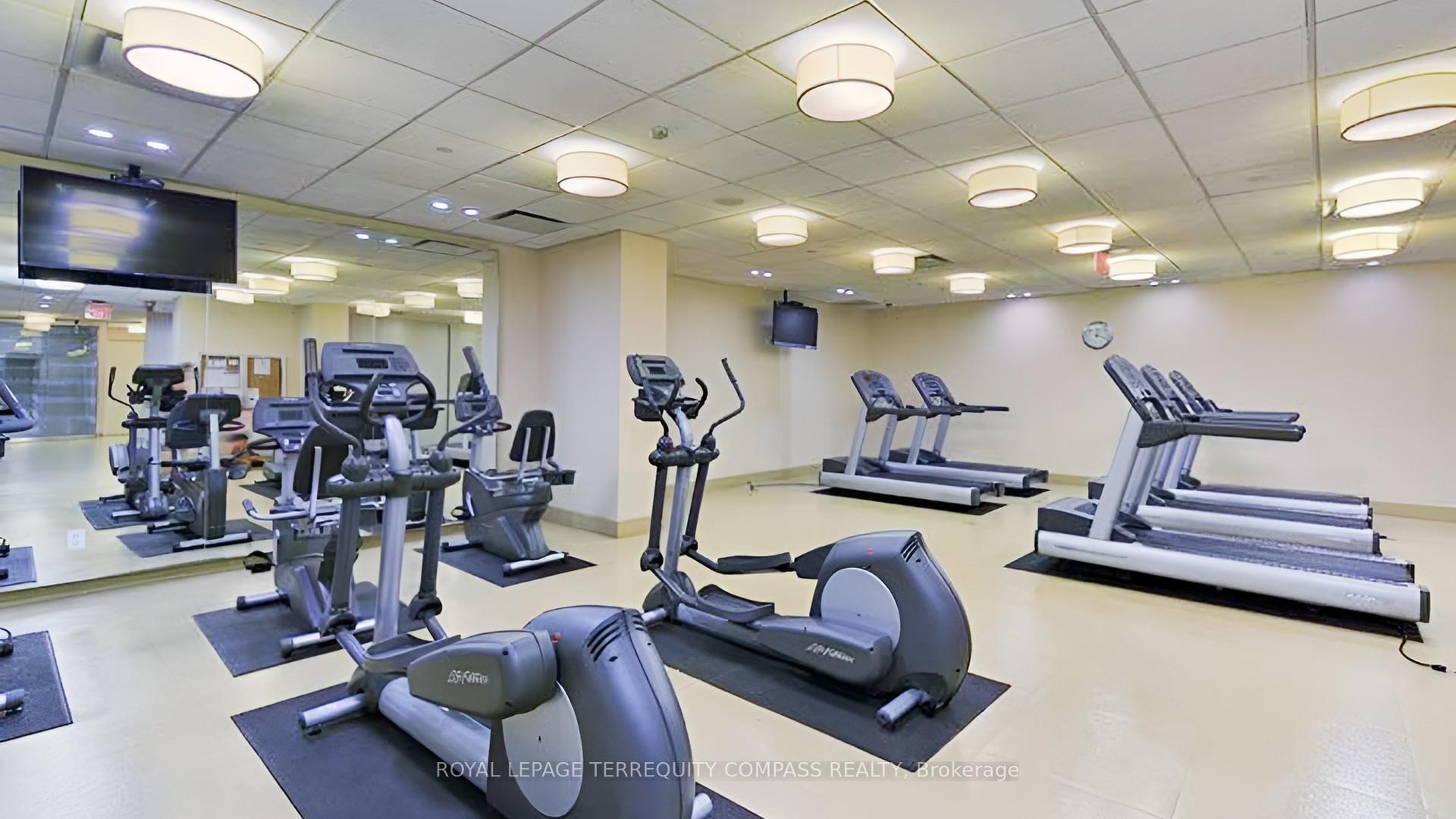 2 Bedrooms Condo at 70 Roehampton,  Toronto For sale