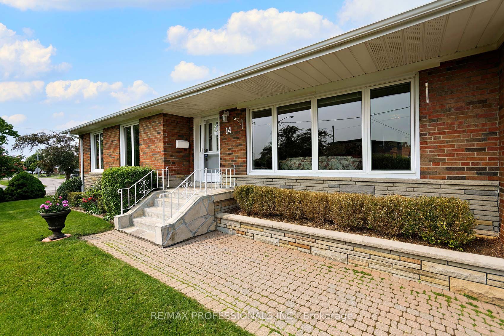 14 Baskerville Crescent