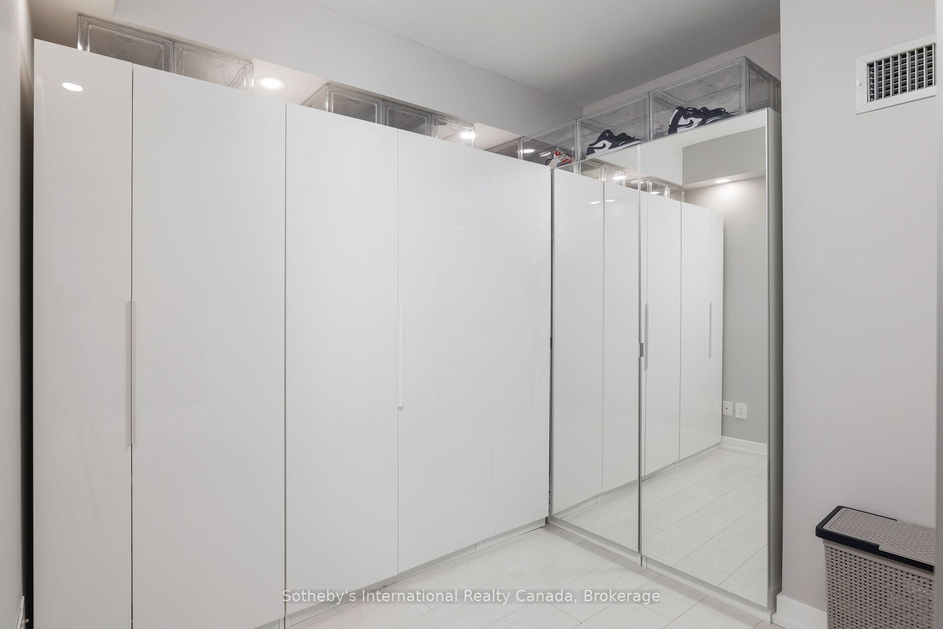 3 Bedrooms Condo at 19 Western Battery,  Toronto For sale