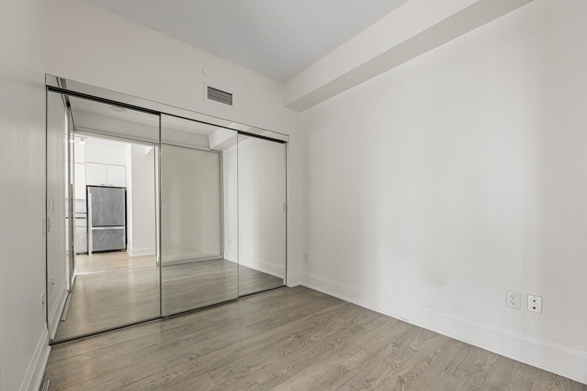 30 Roehampton Avenue 413