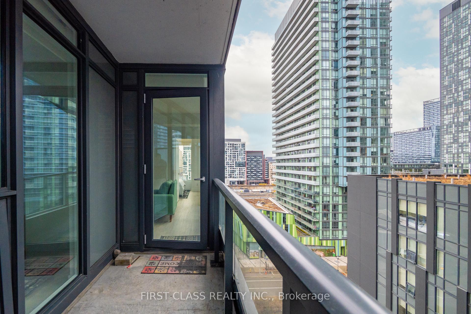 3 Bedrooms Condo at 80 Queens Wharf, Toronto For sale