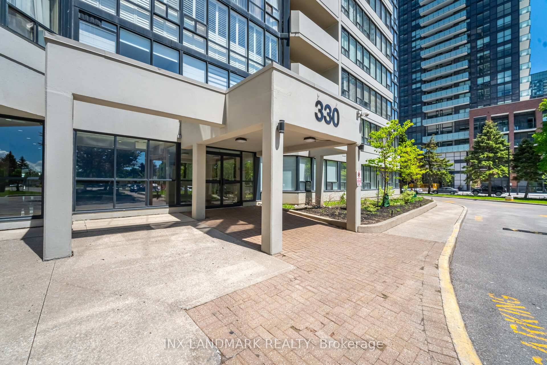 3 Bedrooms Condo at 330 Rathburn, Mississauga For sale