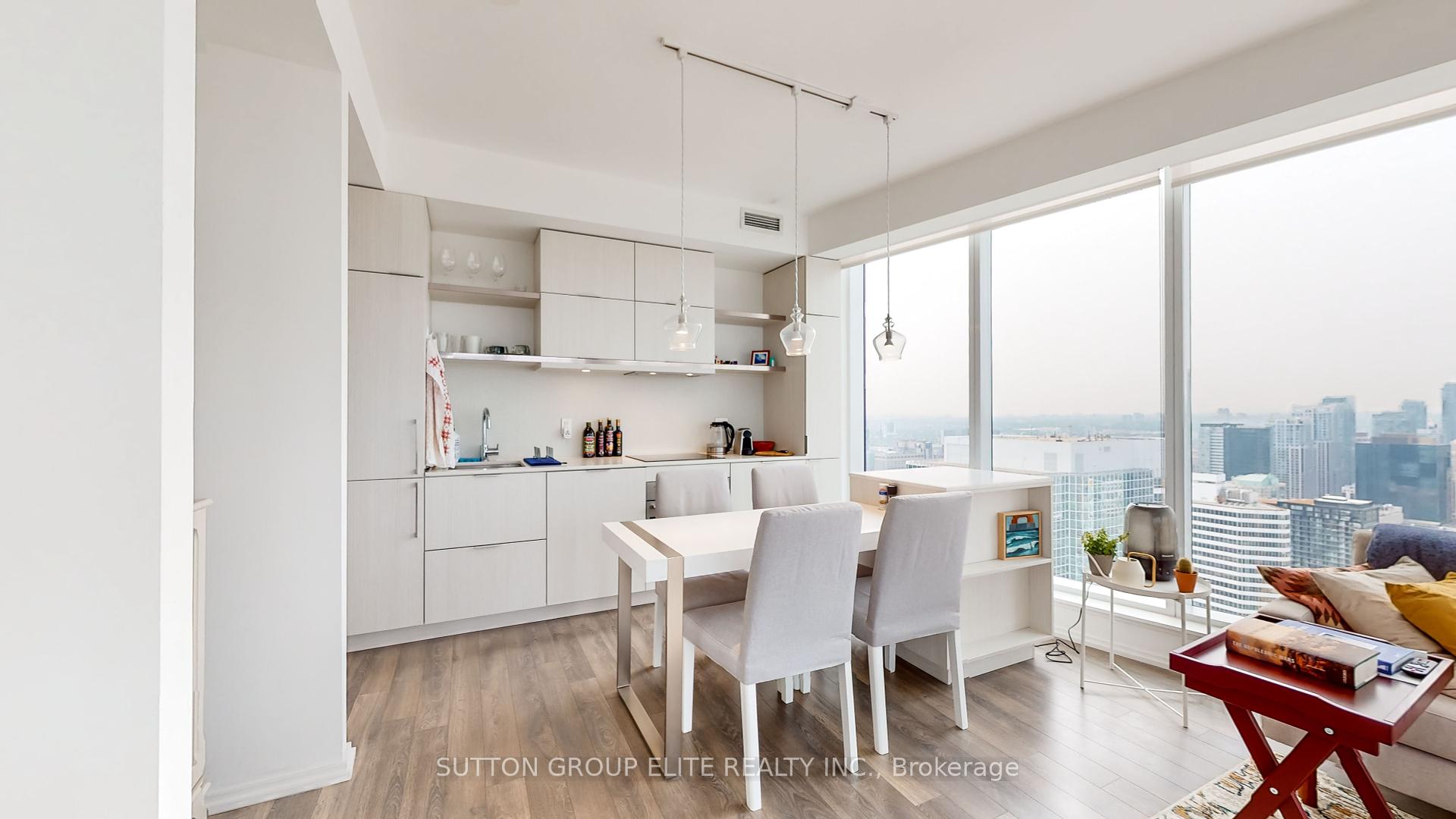 2 Bedrooms Condo at 197 YONGE, Toronto For sale