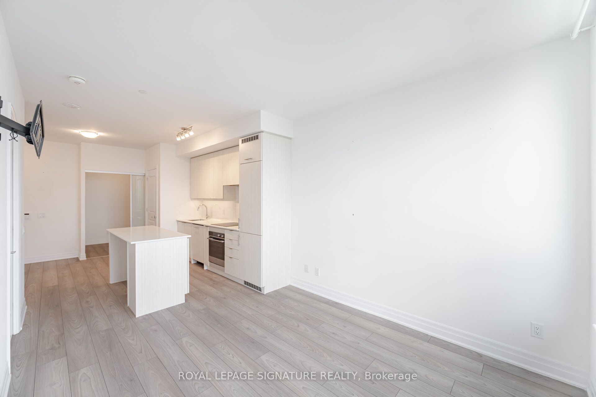 36 Elm Drive, #3007