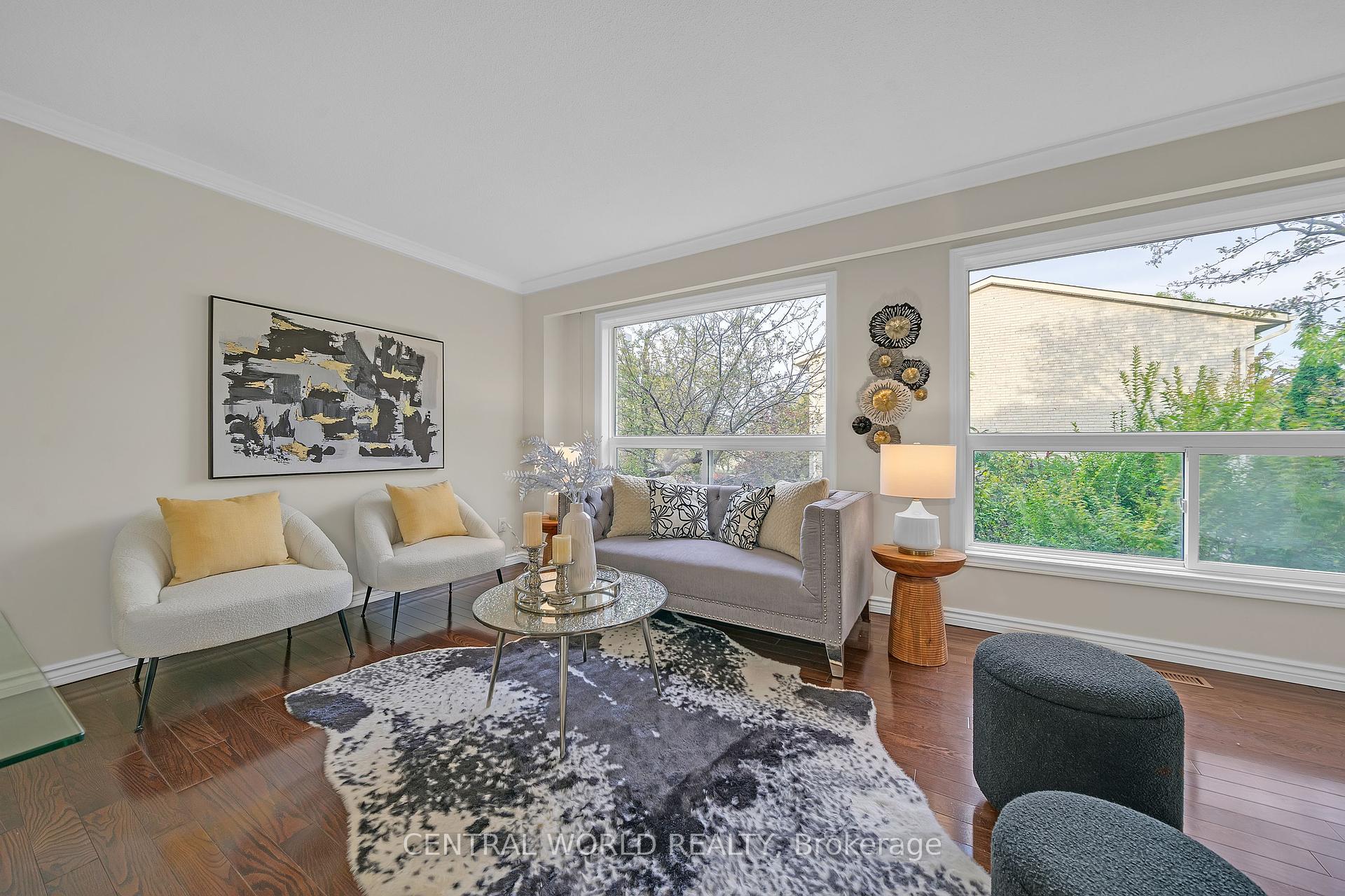 5 Bedrooms Condo at 21 Vega Starway,  Toronto For sale
