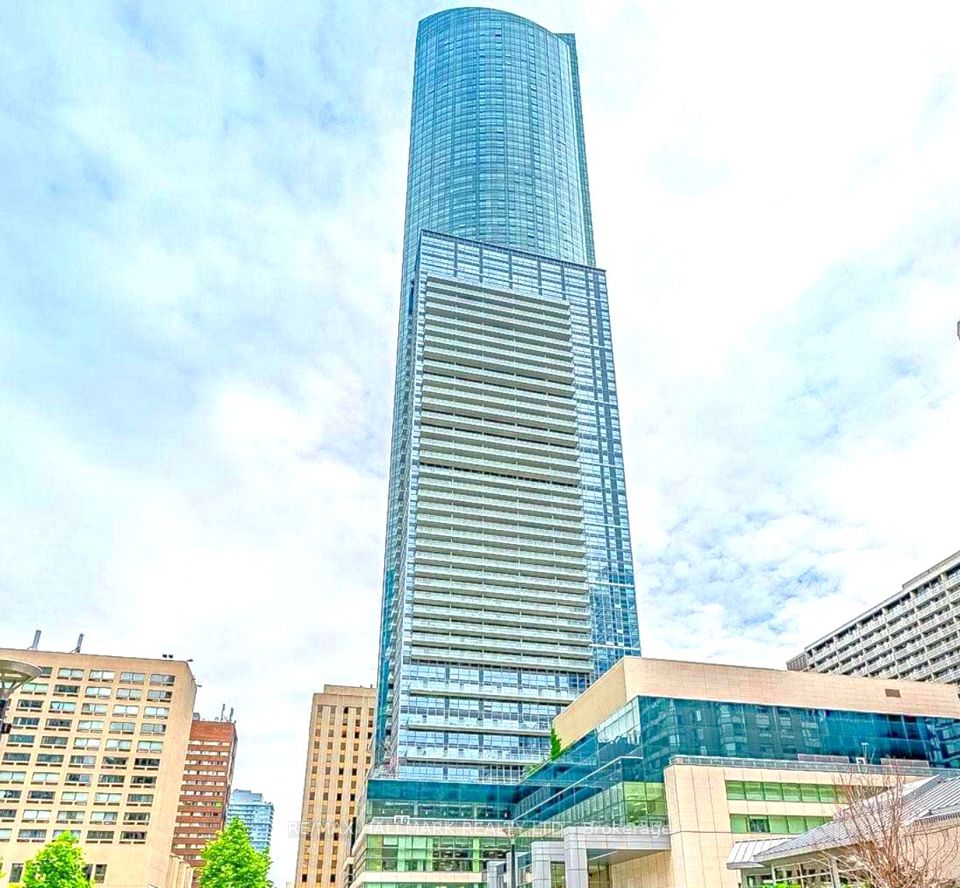 386 YONGE Street