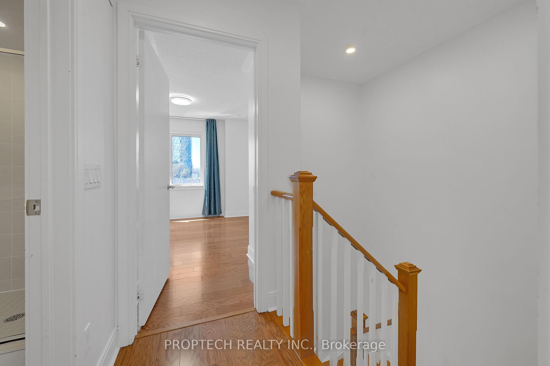4 Bedrooms Condo at 295 Village Green,  Toronto For sale