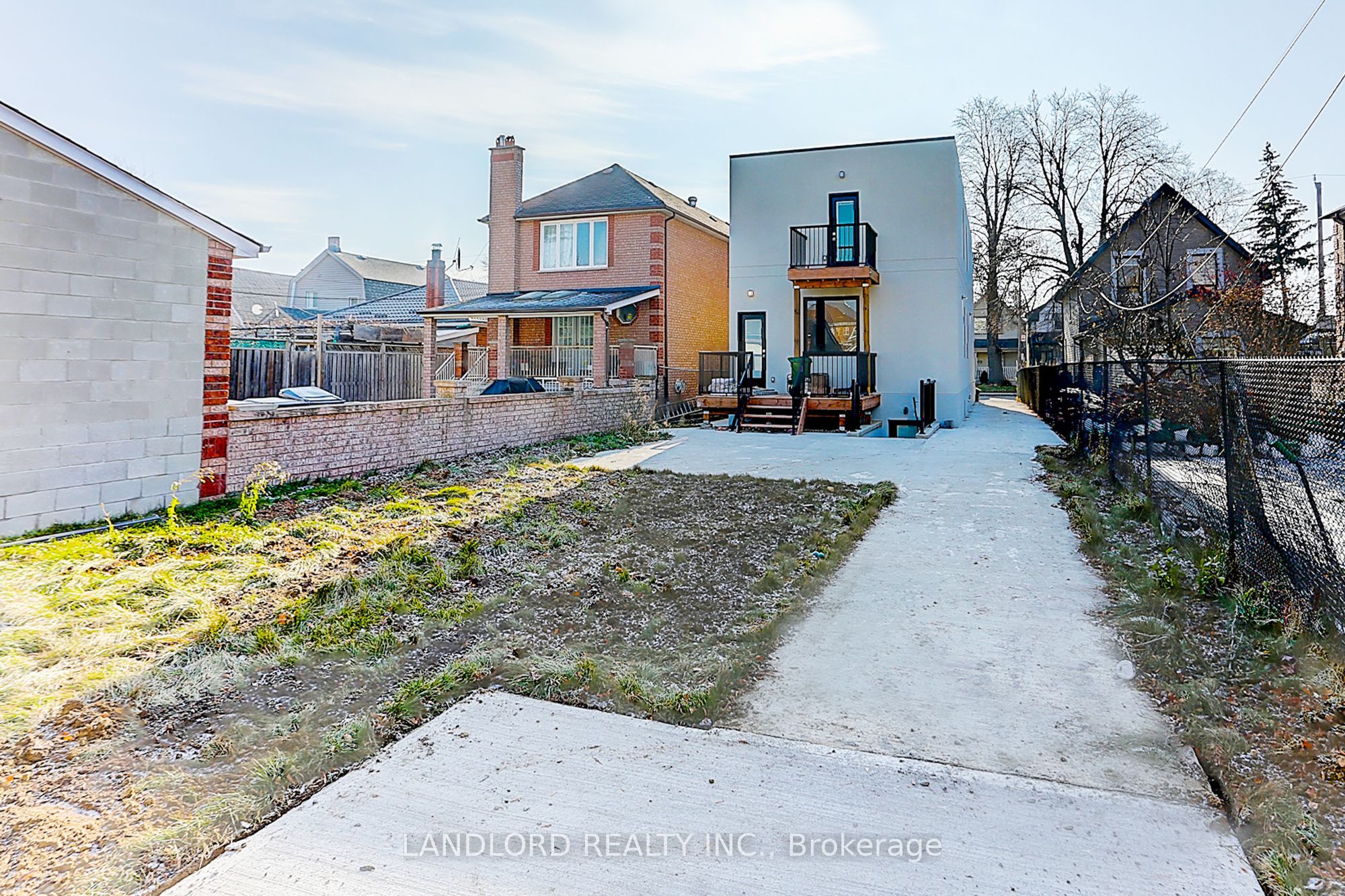 30 Lambton Avenue, #Lower