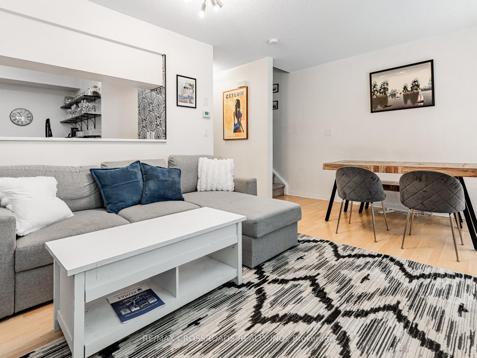 2 Bedrooms Condo at 5 Everson, Toronto For sale