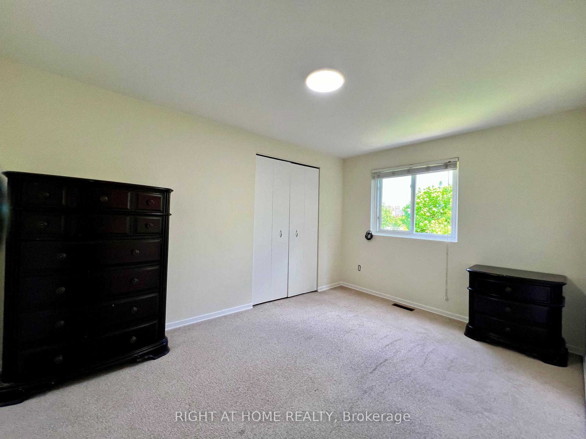 4 Bedrooms Condo at 286 Sprucewood, Toronto For sale