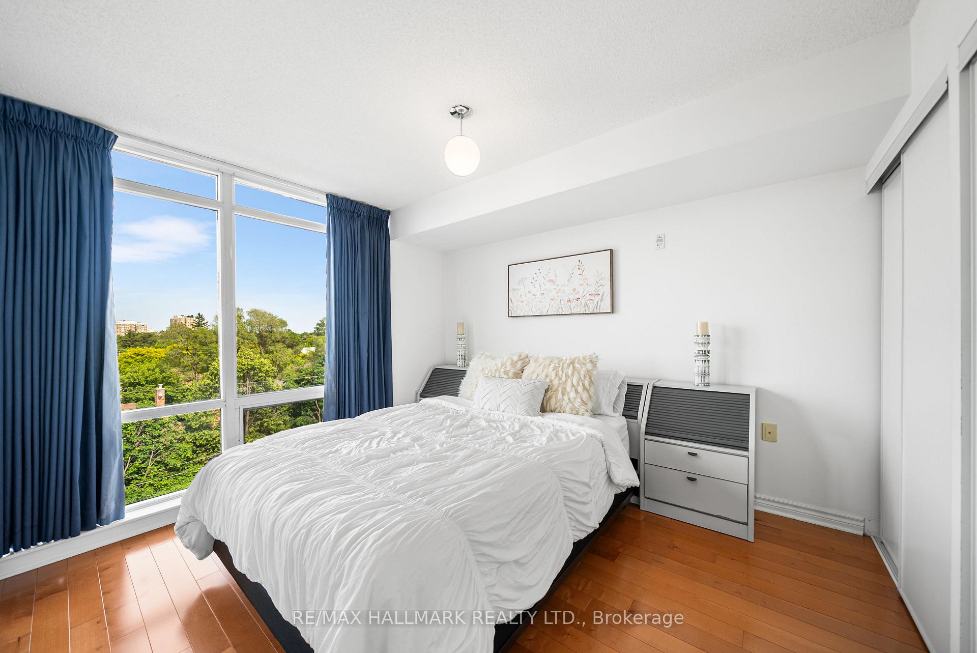2 Bedrooms Condo at 3830 Bathurst, Toronto For sale