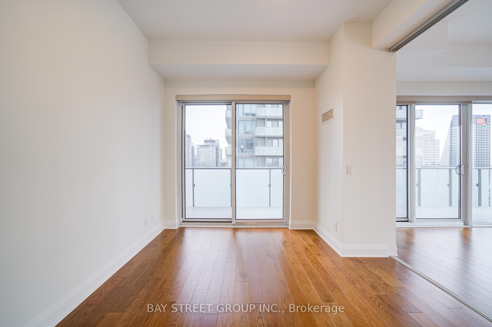 3 Bedrooms Condo at 65 St. Mary, Toronto For sale