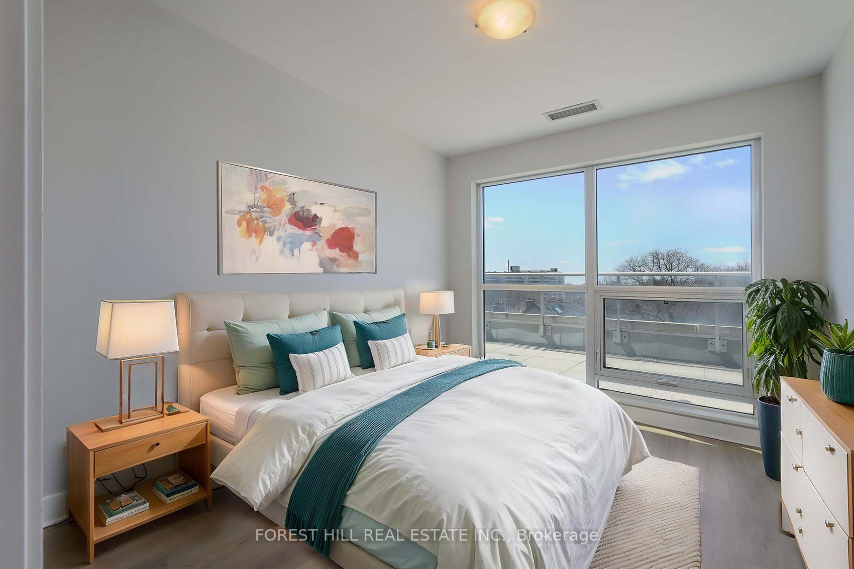 58 Orchard View Boulevard, #401