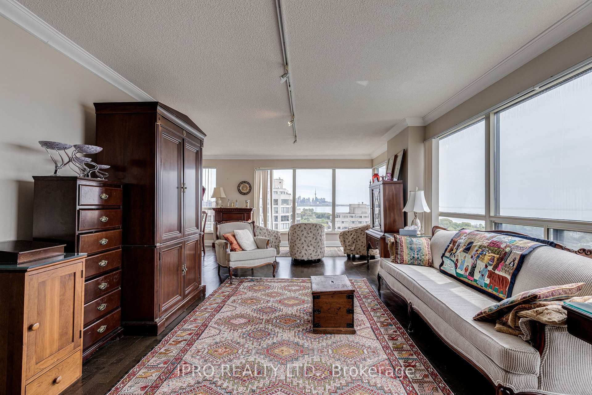 3 Bedrooms Condo at 2269 Lake Shore, Toronto For sale