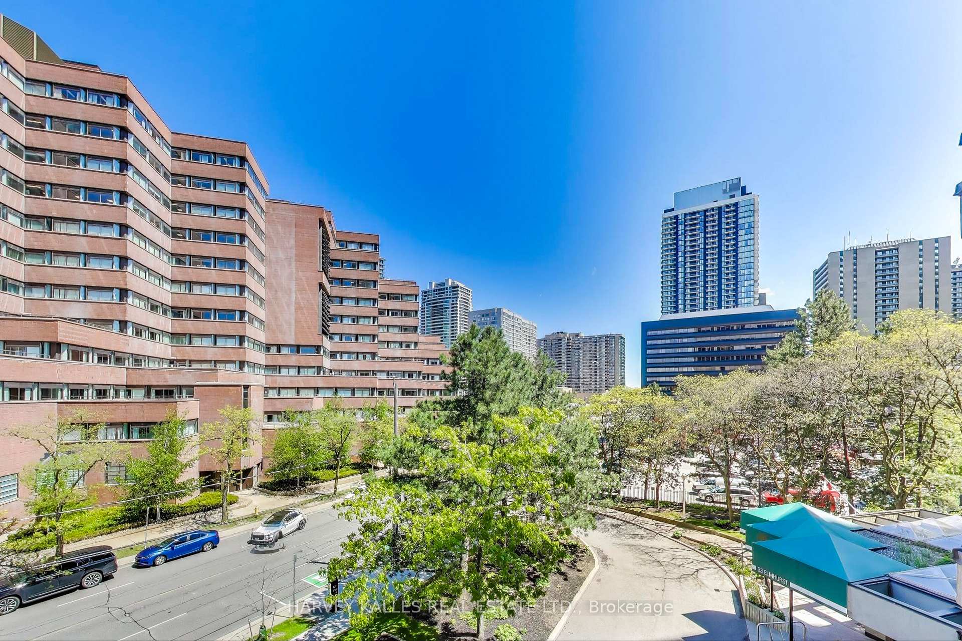 2 Bedrooms Condo at 33 Elmhurst, Toronto For sale