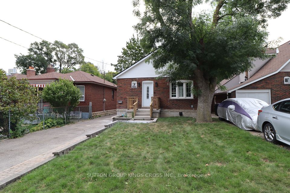 22 Alexander St