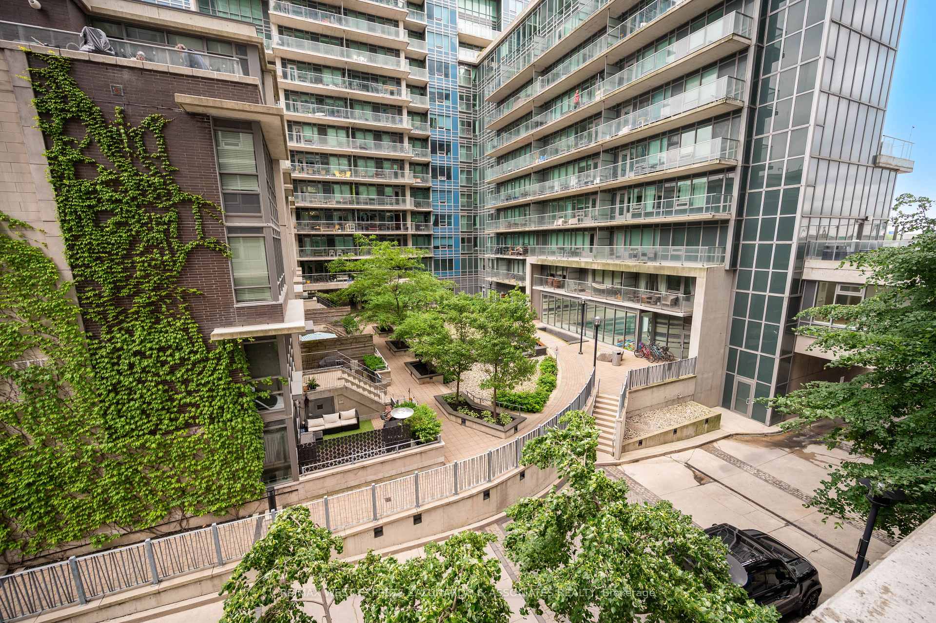2 Bedrooms Condo at 59 East Liberty, Toronto For sale