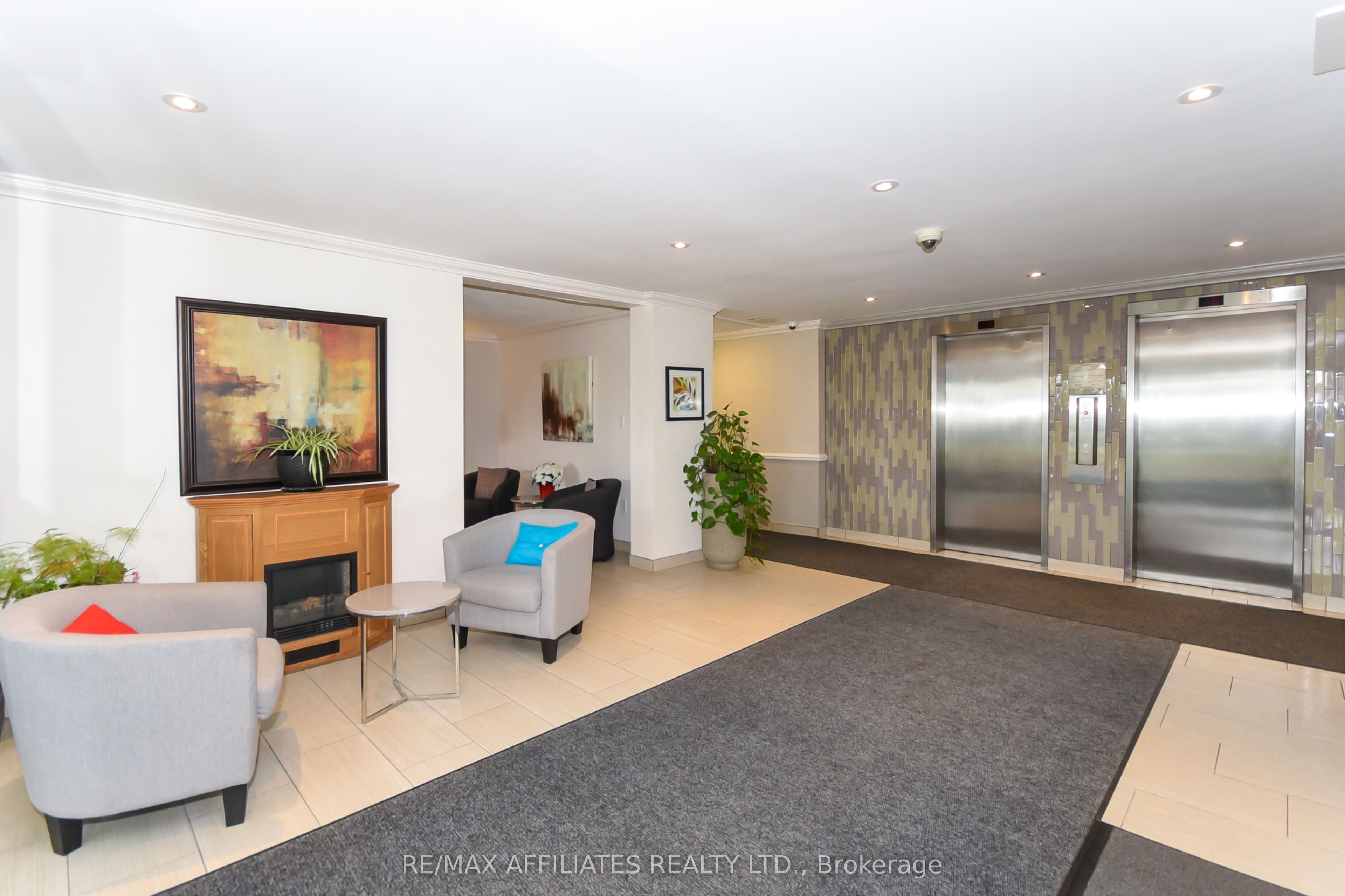 2400 Virginia Drive W, #305