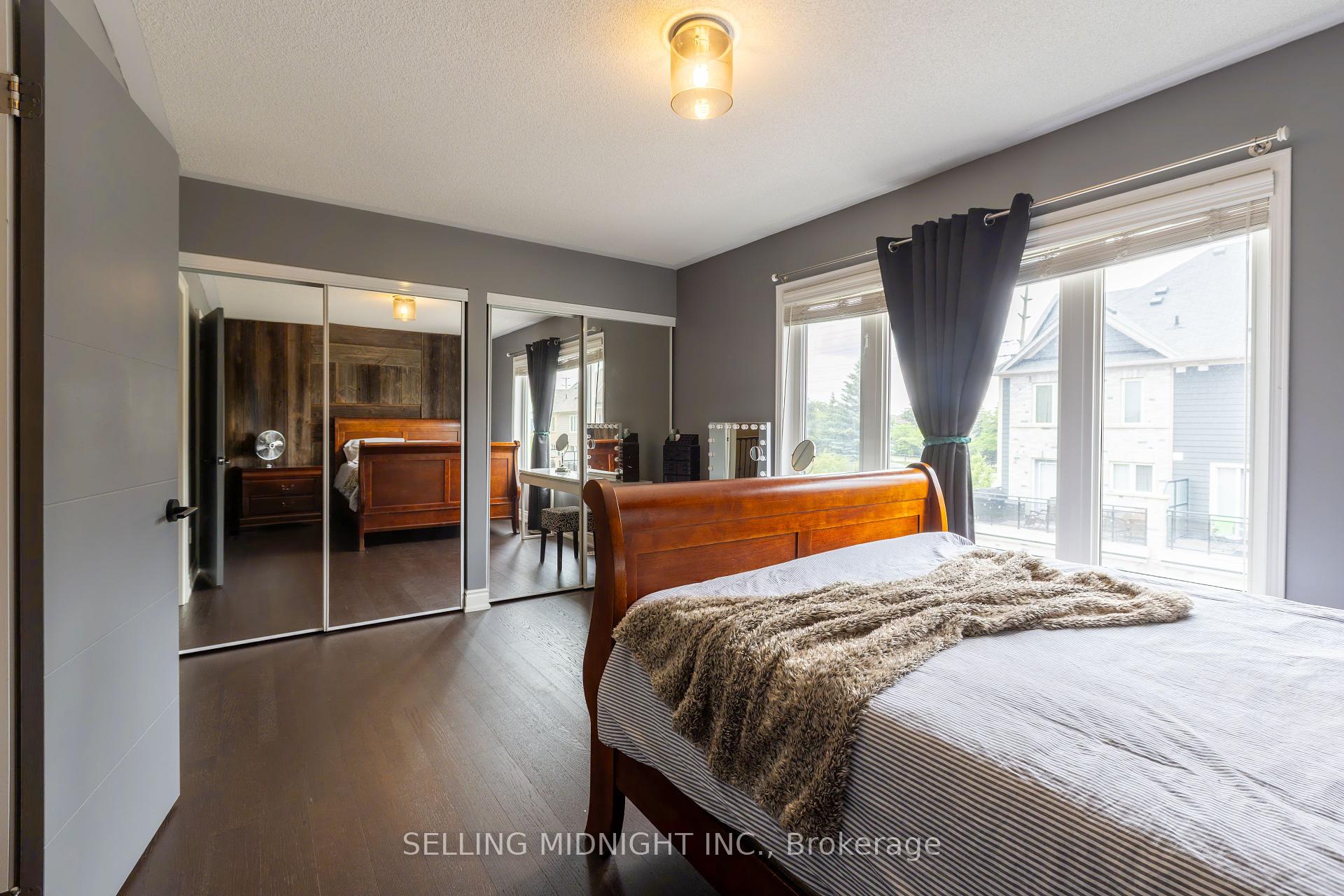 2 Bedrooms Condo at 5650 WINSTON CHURCHILL, Mississauga For sale