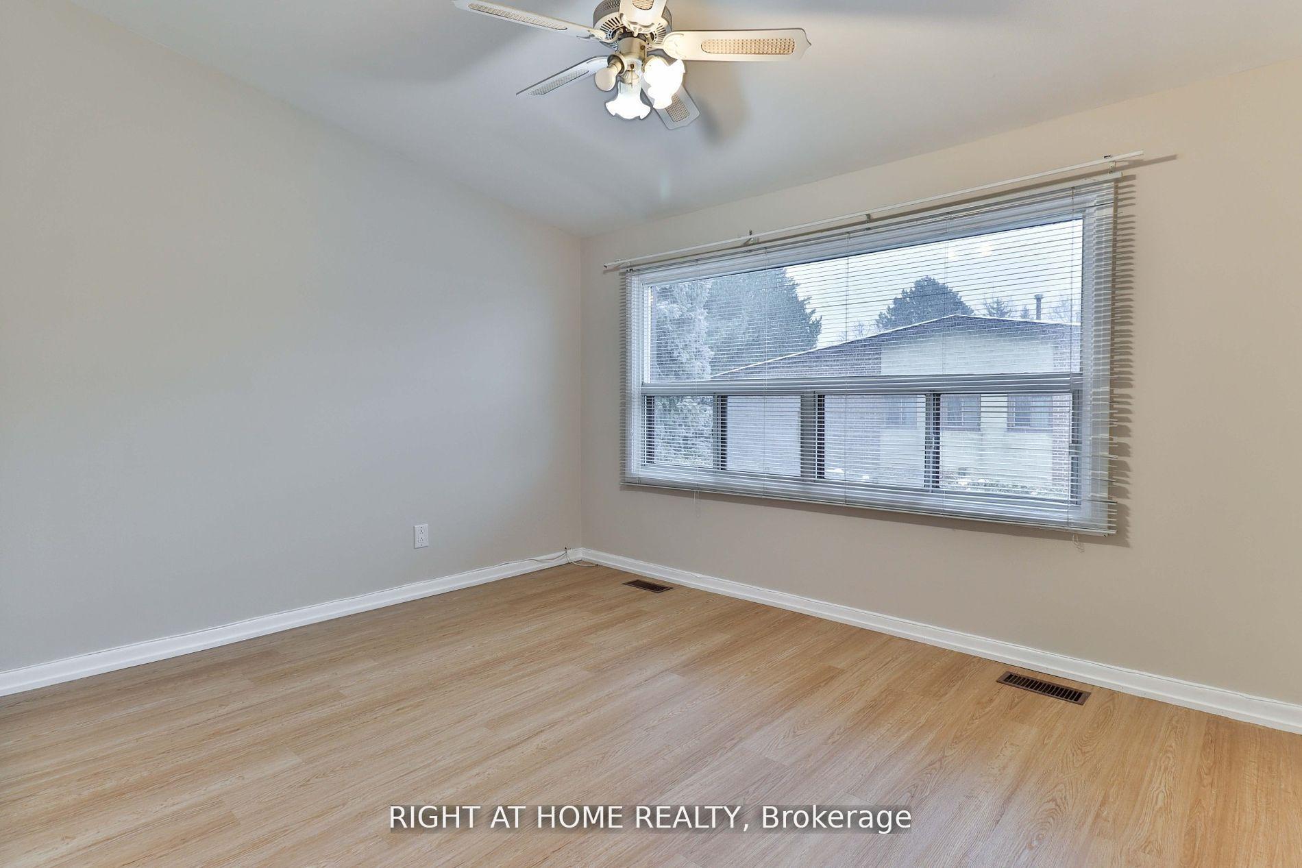 4 Bedrooms Condo at 50 Three Valleys, Toronto For sale