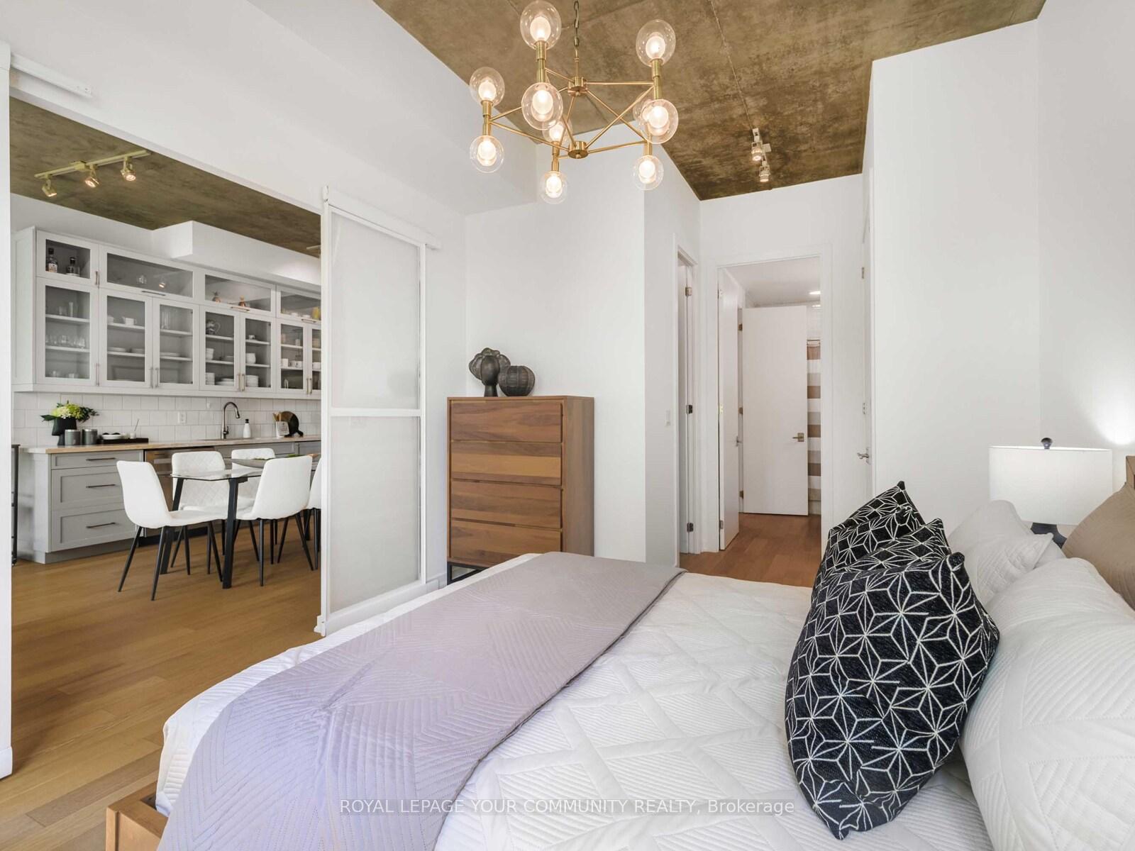 2 Bedrooms Condo at 19 Brant, Toronto For sale