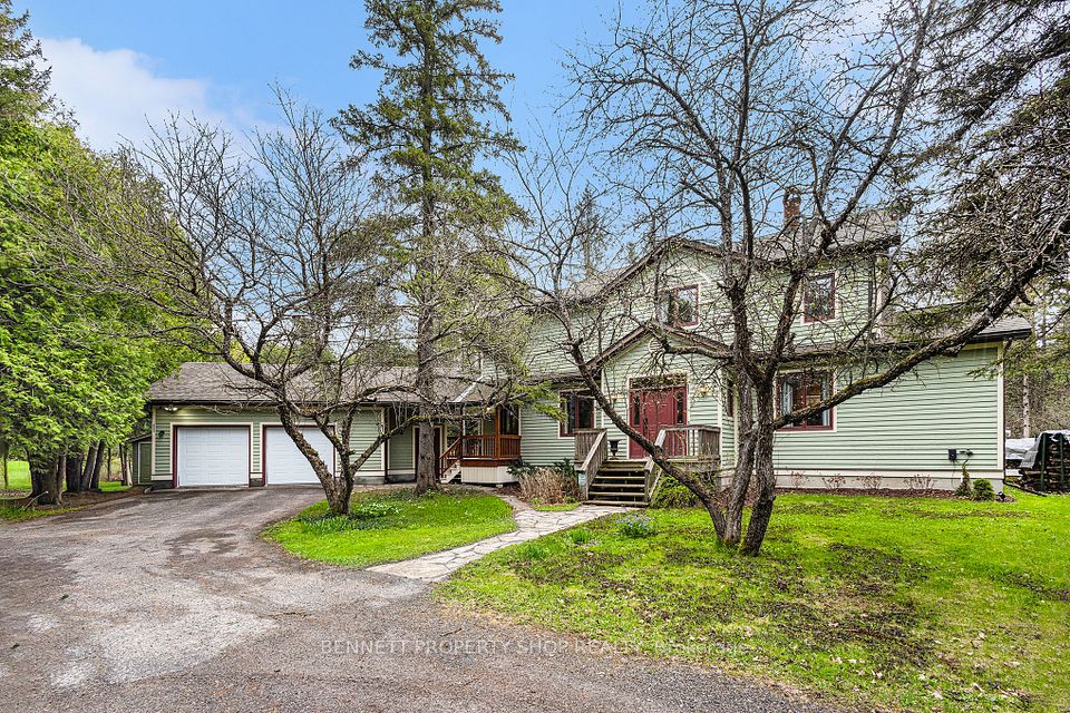 104 Deerwood