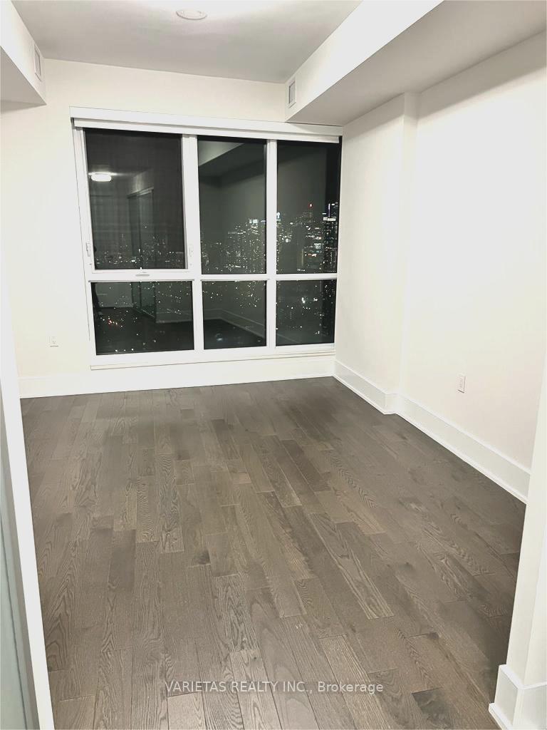 3 Bedrooms Condo at 585 Bloor,  Toronto For sale
